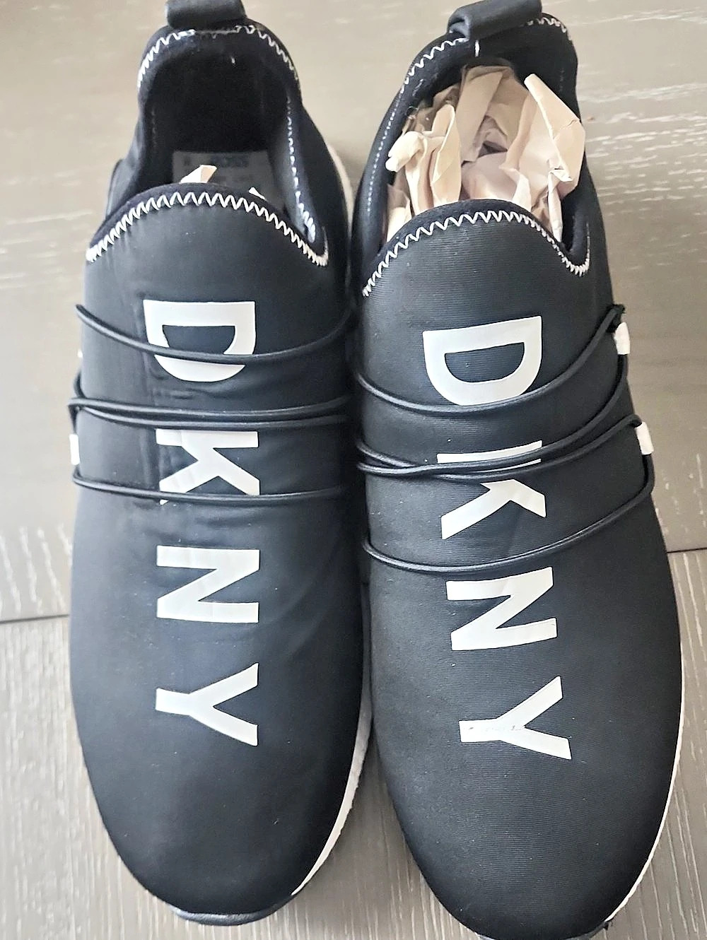 DKNY Trax Sneaker Men's Black & White Sneakers US 11